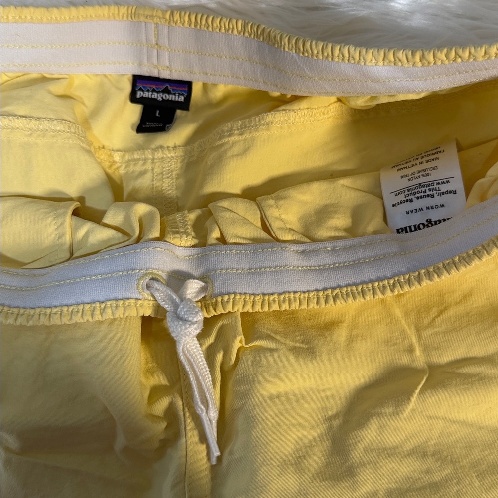 Patagonia Crest Yellow Baggies - Picture 7 of 8